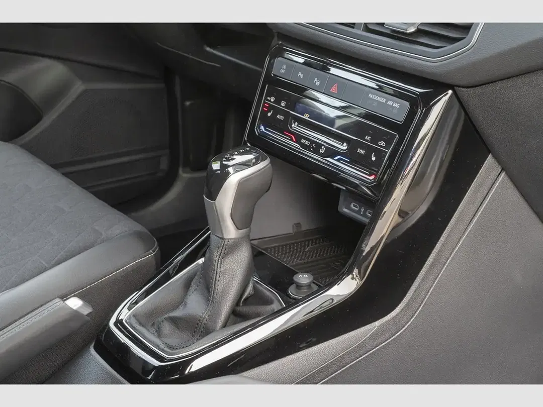 Volkswagen T-Cross - Thumbnail 8