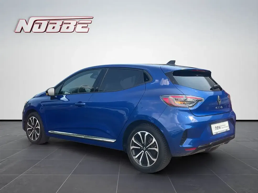 Renault Clio - Thumbnail 3