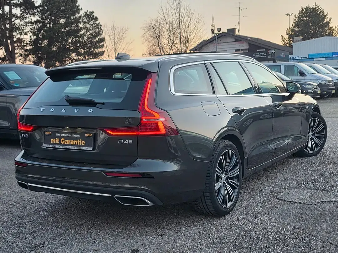 Volvo V60 - Thumbnail 4