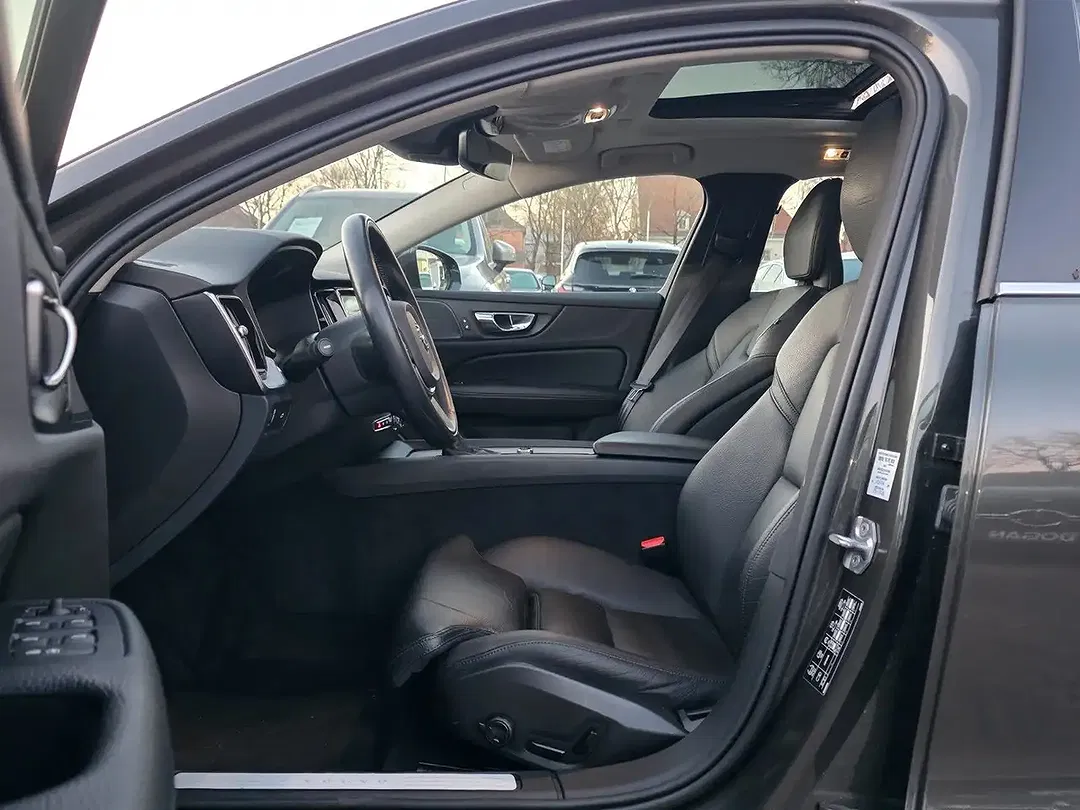 Volvo V60 - Thumbnail 7