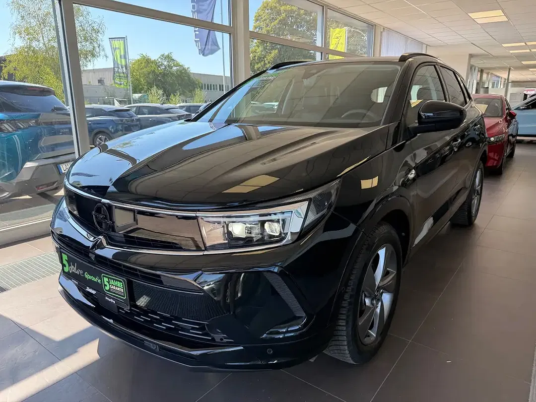 Opel Grandland 1.2 Turbo - foto 1