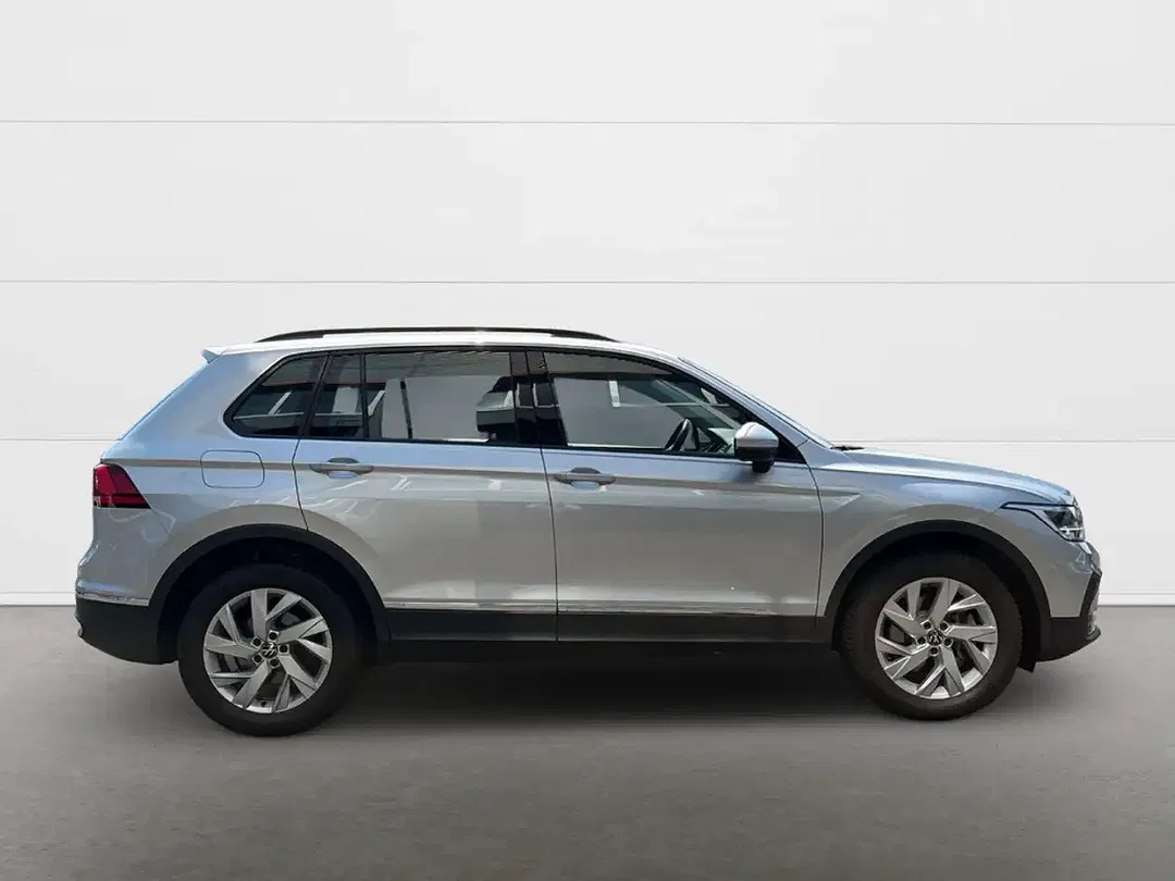 Volkswagen Tiguan - Thumbnail 8