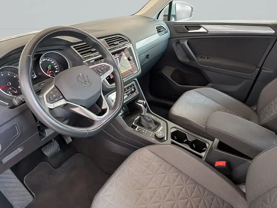 Volkswagen Tiguan - Thumbnail 11