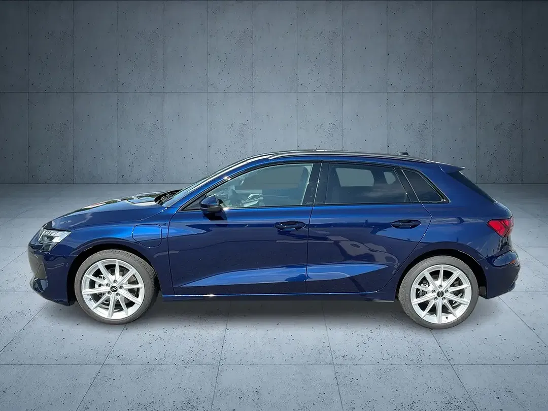 Audi A3 - Thumbnail 2