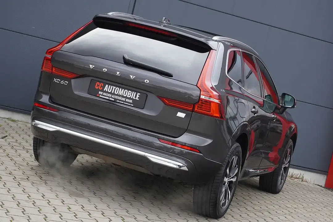Volvo XC60 - Thumbnail 3