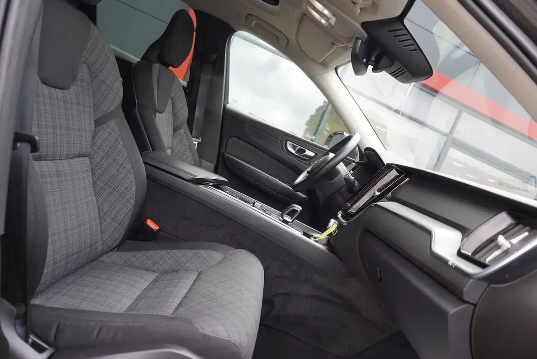 Volvo XC60 - Thumbnail 5