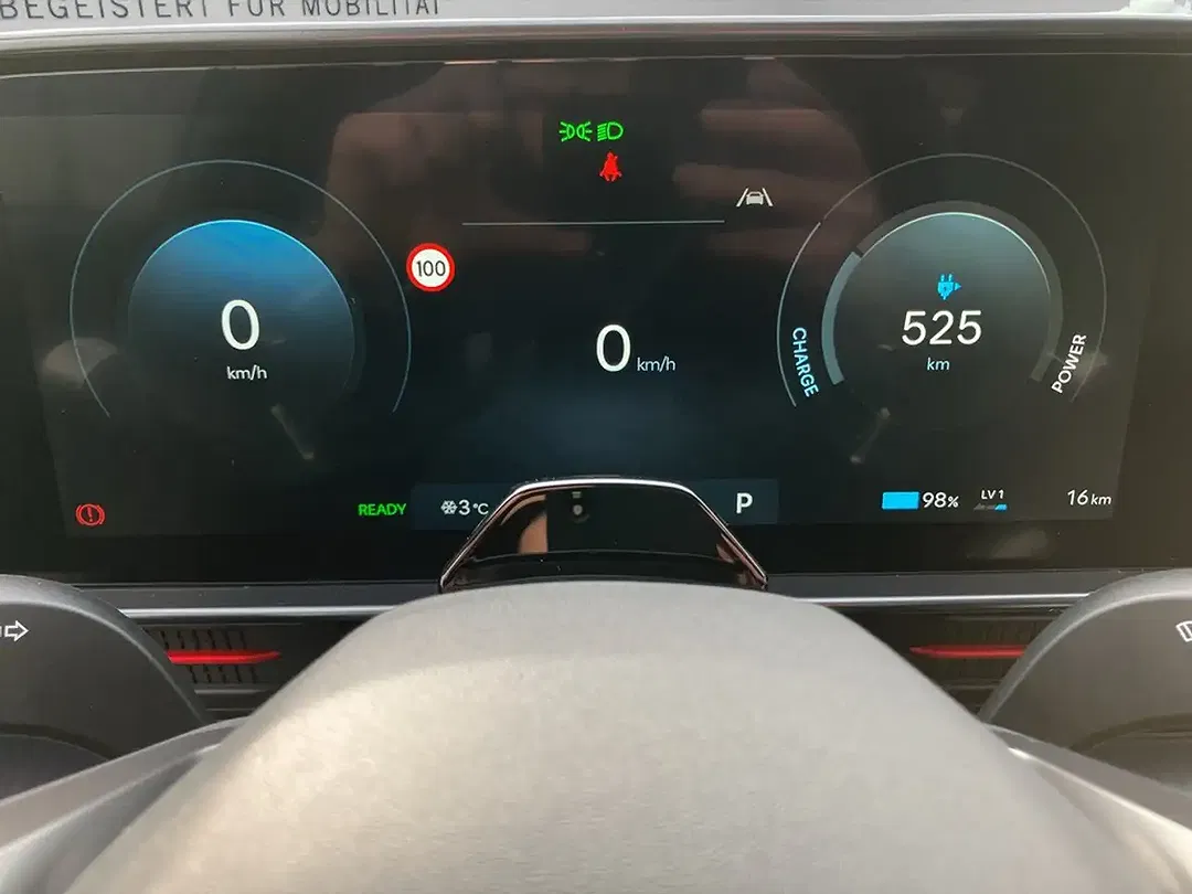 Hyundai IONIQ 6 - Thumbnail 13