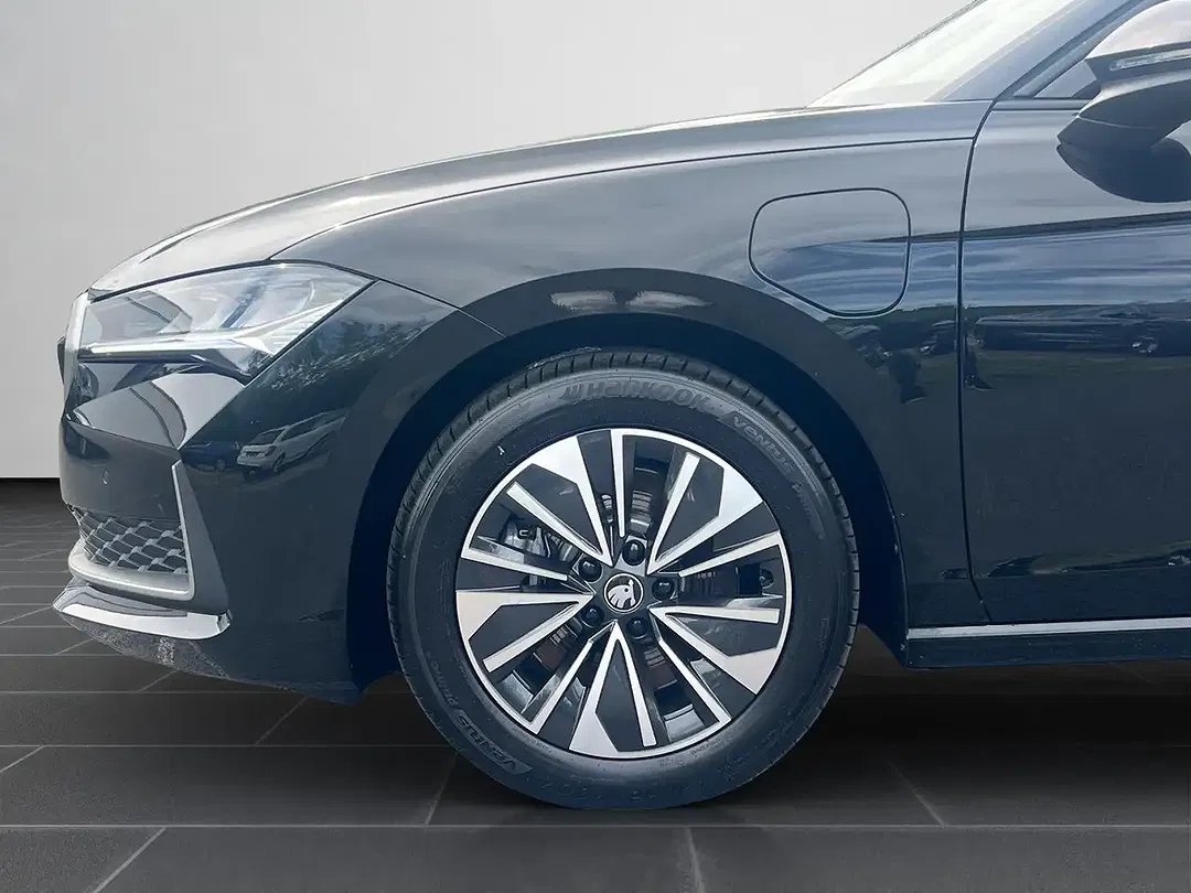 Skoda Superb - Thumbnail 8