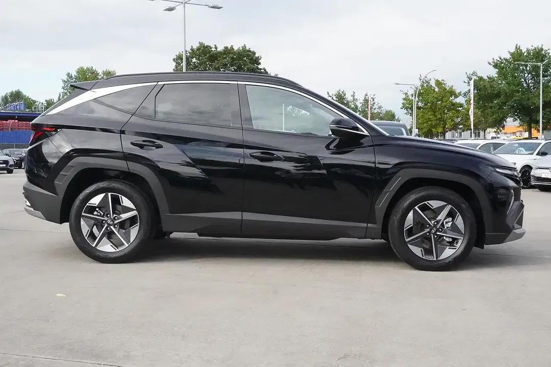 Hyundai TUCSON - Thumbnail 3
