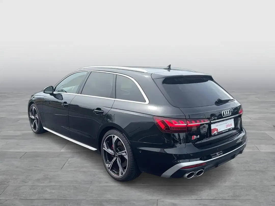 Audi S4 - Thumbnail 3