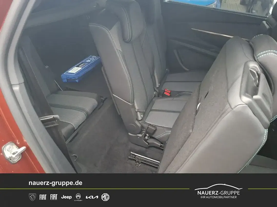 Peugeot 5008 - Thumbnail 10