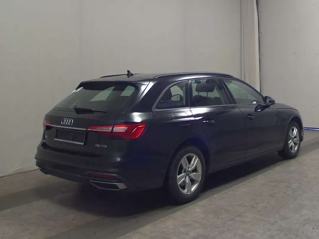 Audi A4 - Thumbnail 4