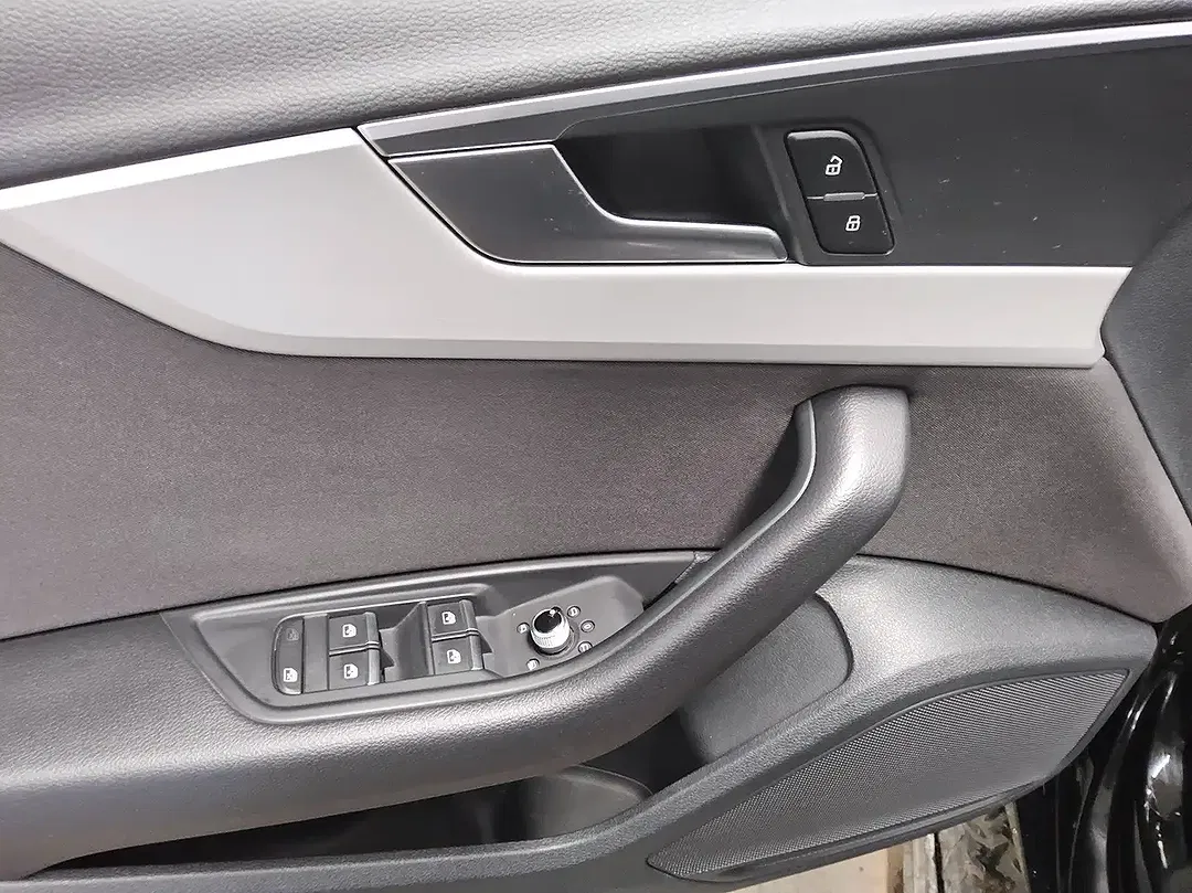 Audi A4 - Thumbnail 9