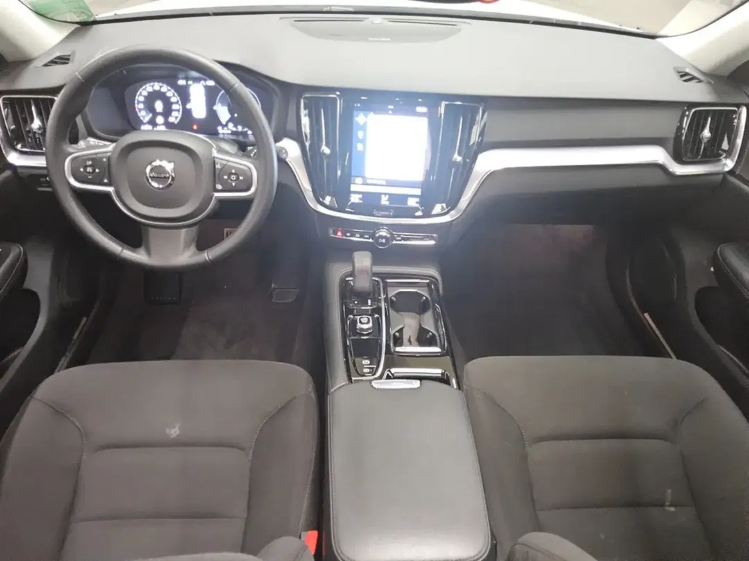 Volvo V60 - Thumbnail 5