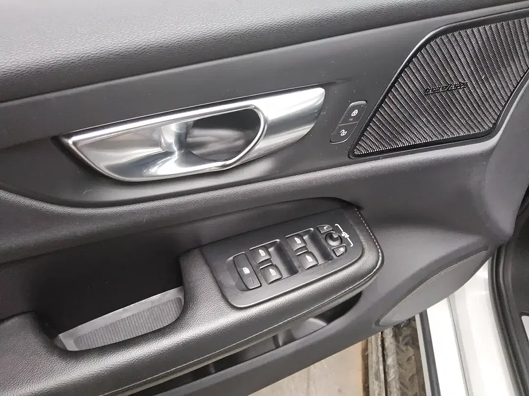 Volvo V60 - Thumbnail 9