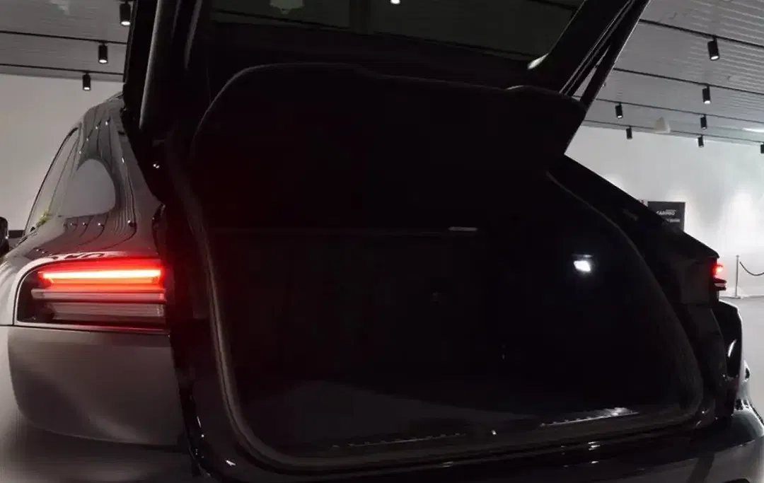 Porsche Macan - Thumbnail 9