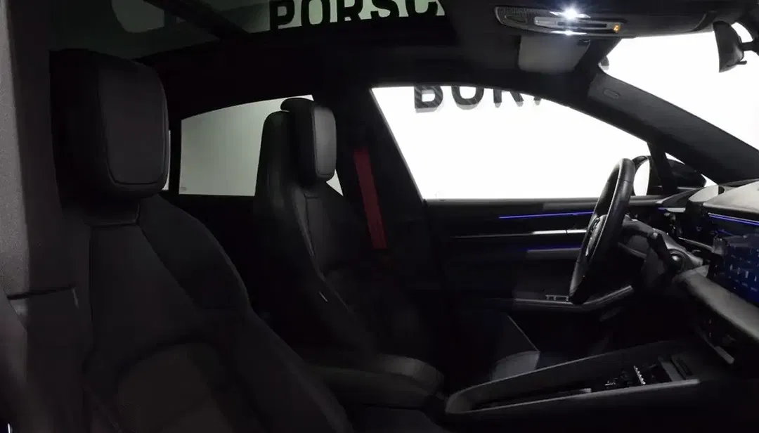 Porsche Macan - Thumbnail 12