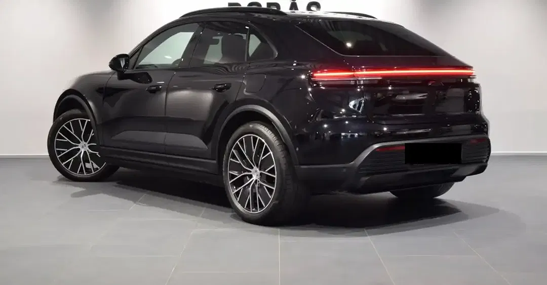 Porsche Macan - Thumbnail 2