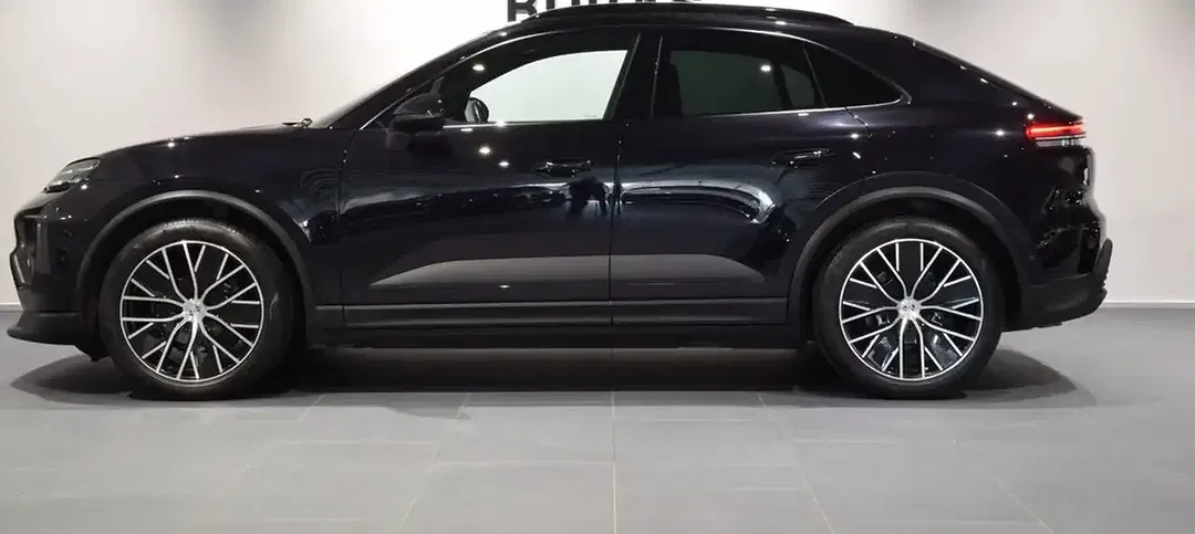 Porsche Macan - Thumbnail 3