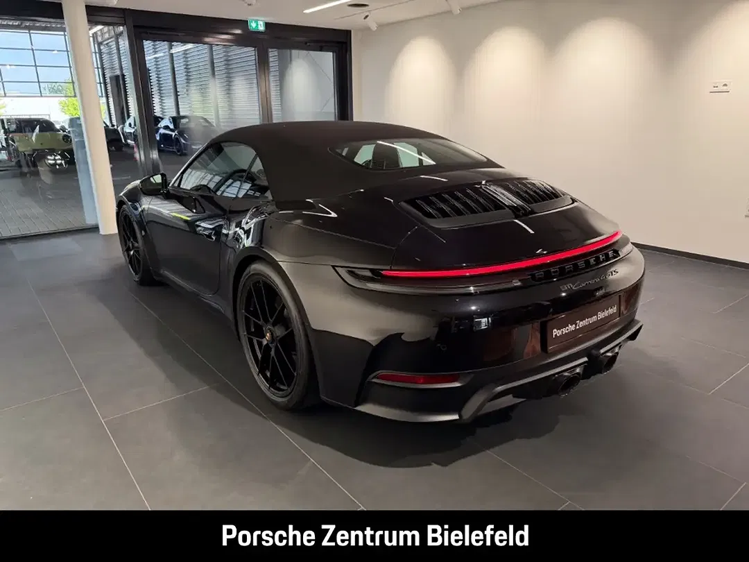 Porsche 992 - Thumbnail 3