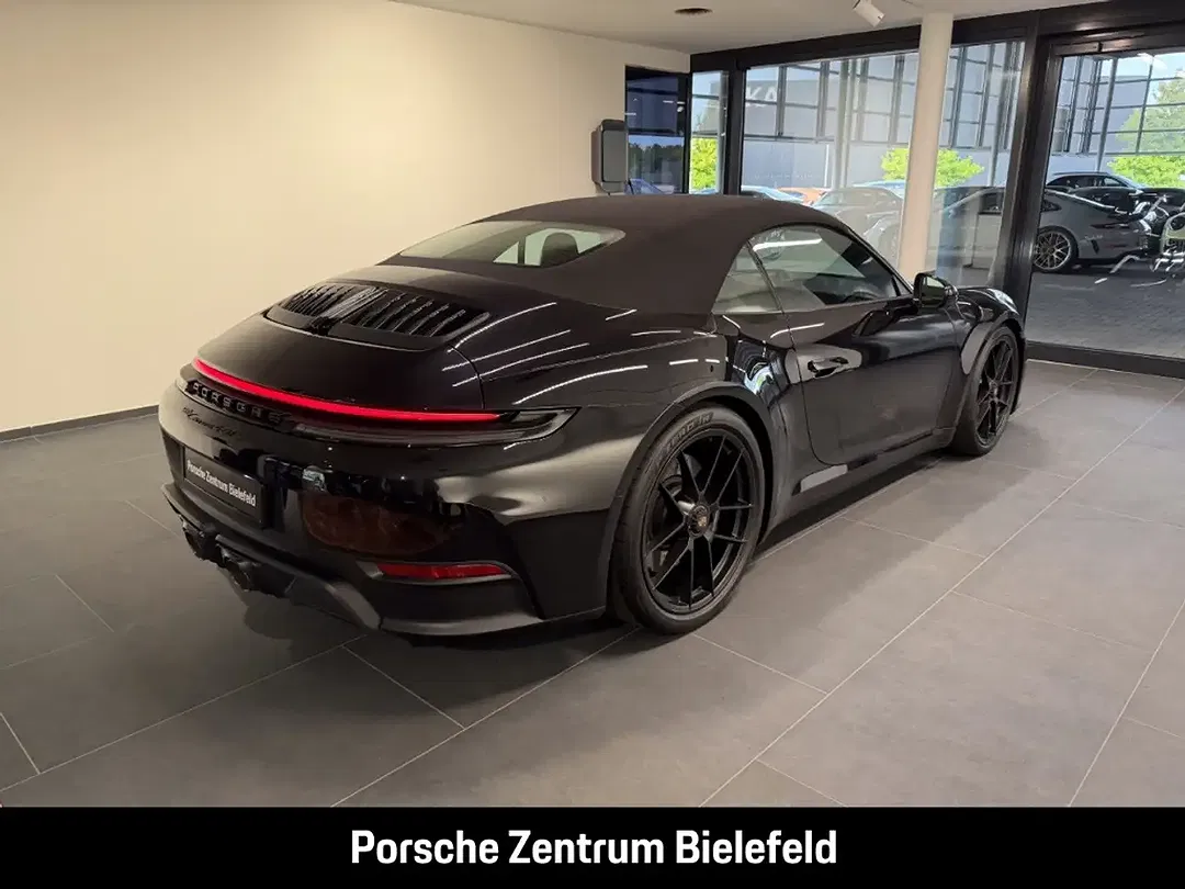 Porsche 992 - Thumbnail 5