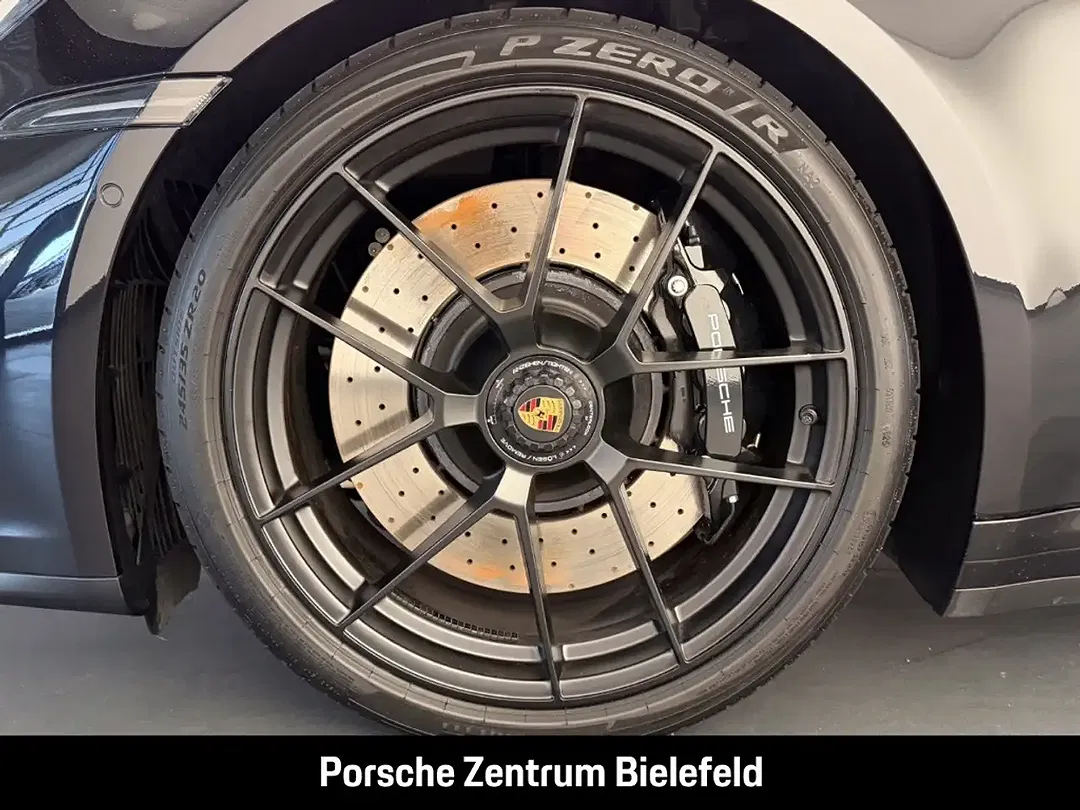 Porsche 992 - Thumbnail 9