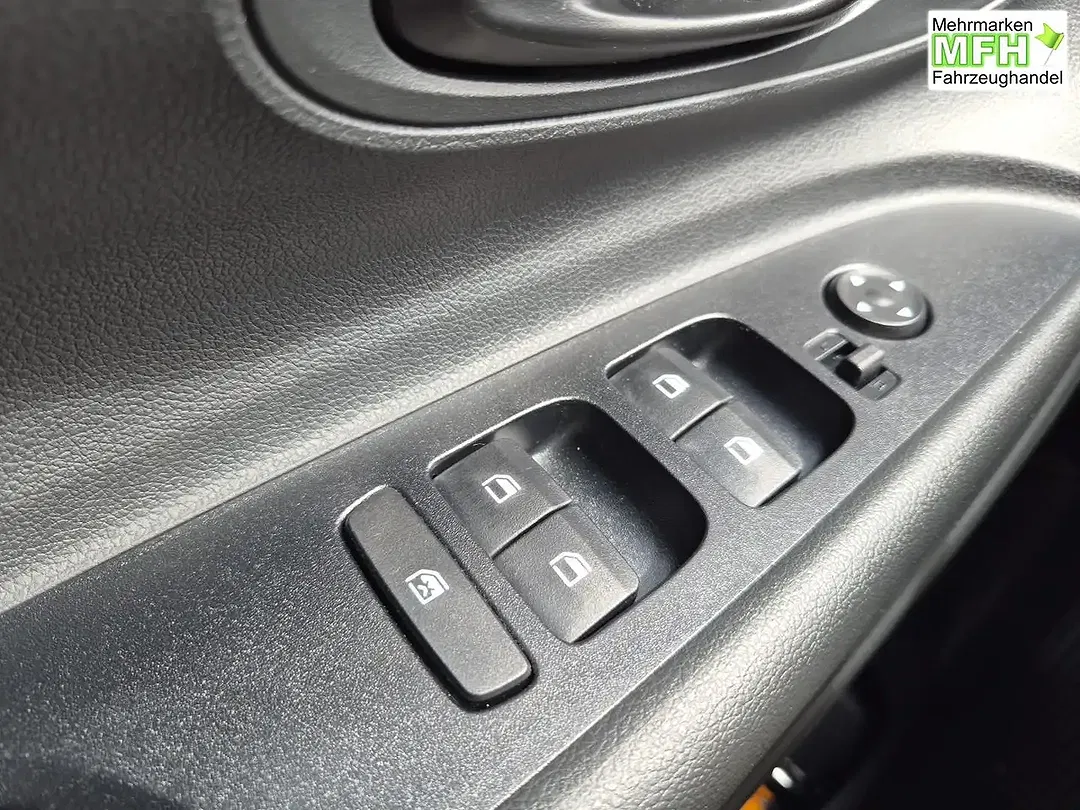 Hyundai i20 - Thumbnail 13