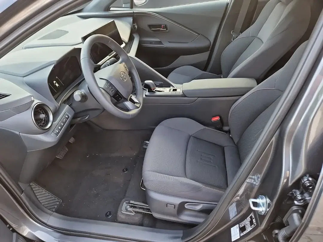 Toyota C-HR - Thumbnail 10