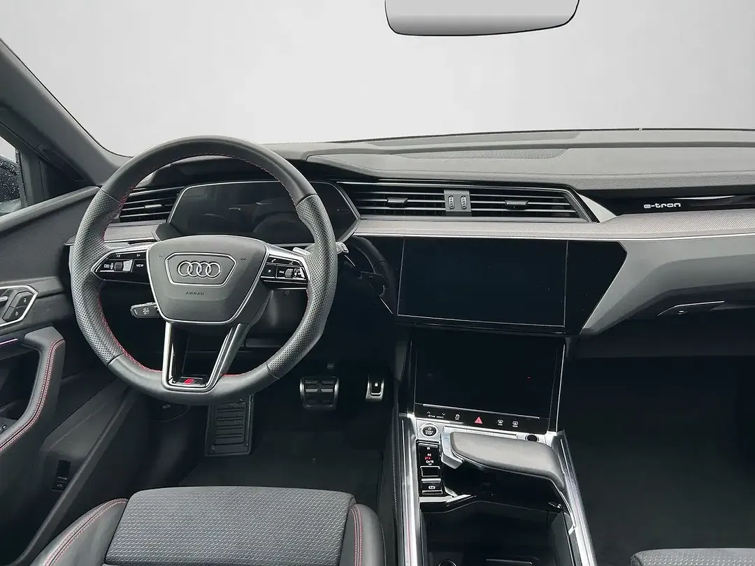 Audi Q8 e-tron - Thumbnail 3