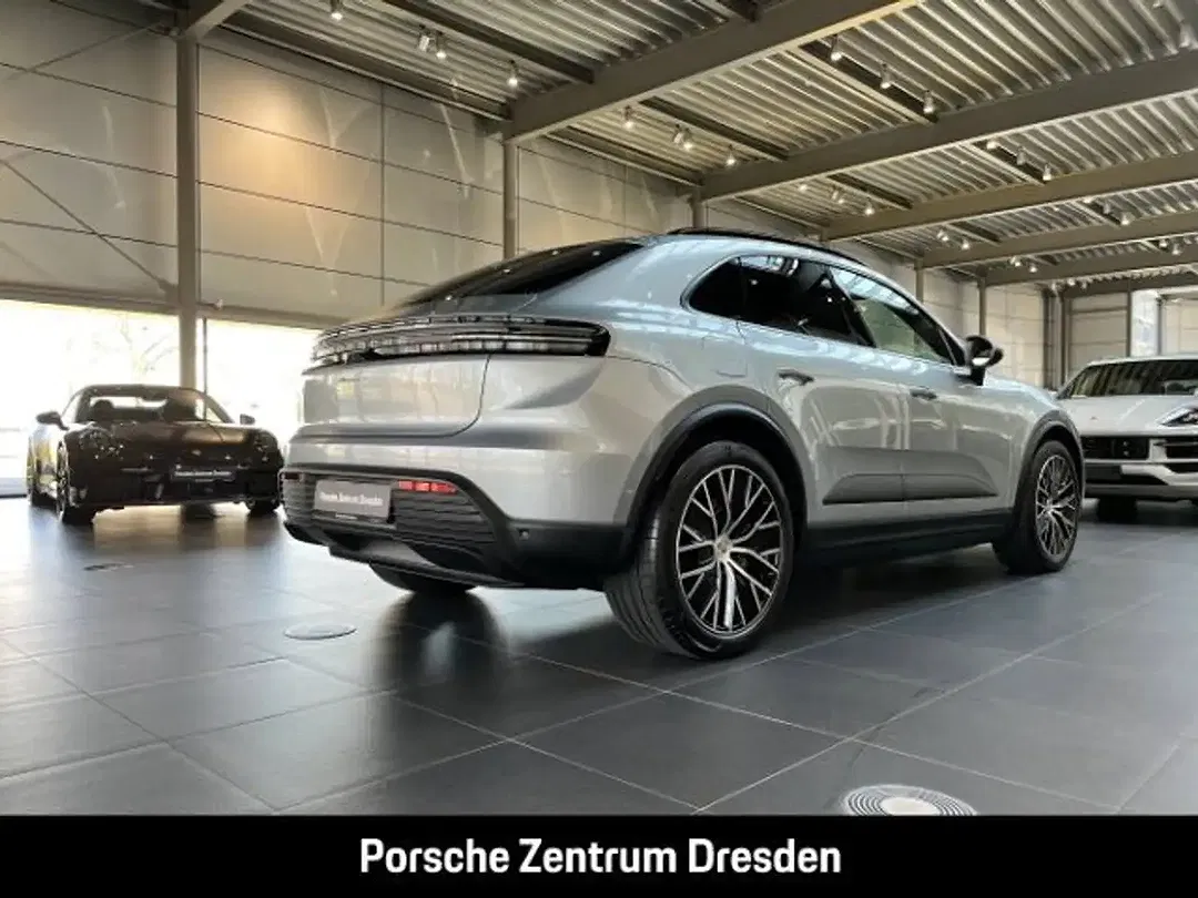 Porsche Macan - Thumbnail 7