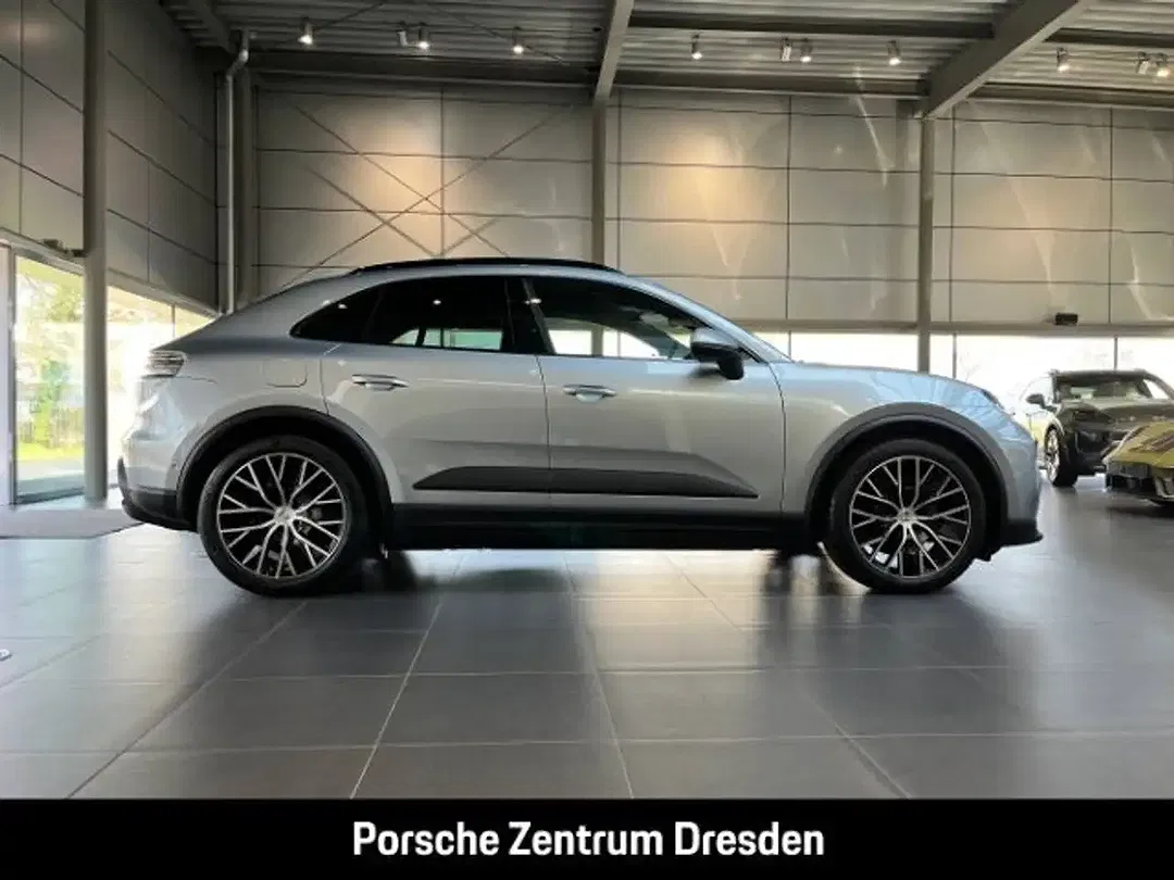 Porsche Macan - Thumbnail 9