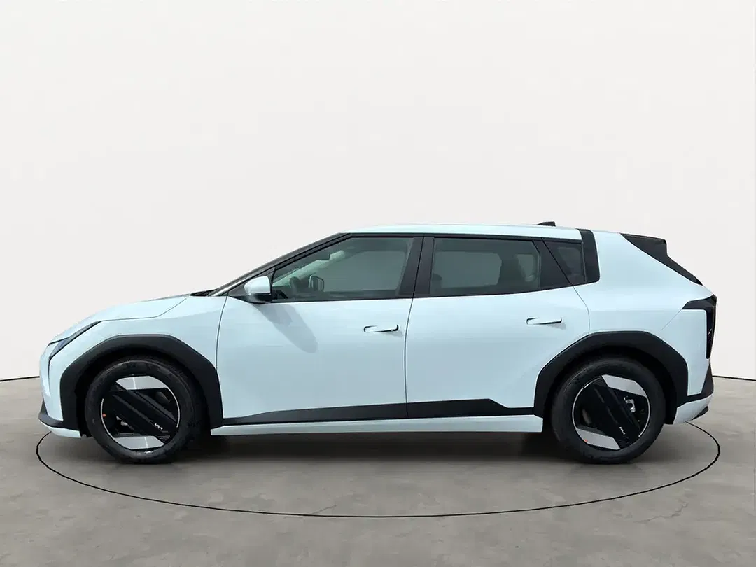 Kia EV4 - Thumbnail 3