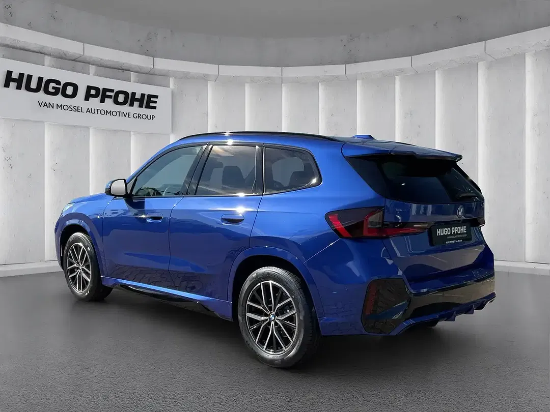 BMW X1 - Thumbnail 3