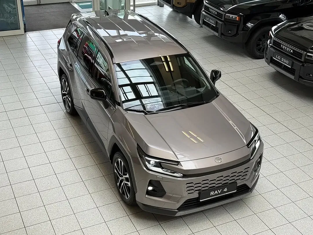 Toyota RAV 4 - Thumbnail 1