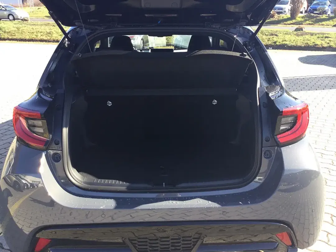 Toyota Yaris - Thumbnail 6