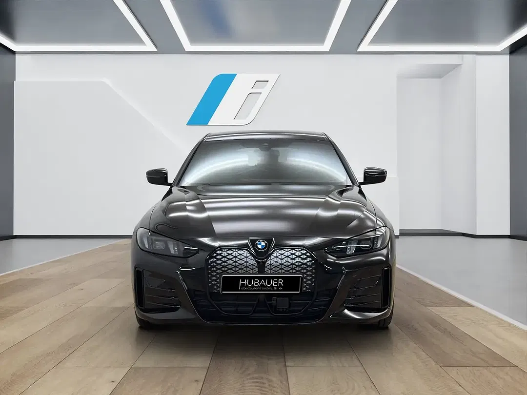 BMW i4 - Thumbnail 10