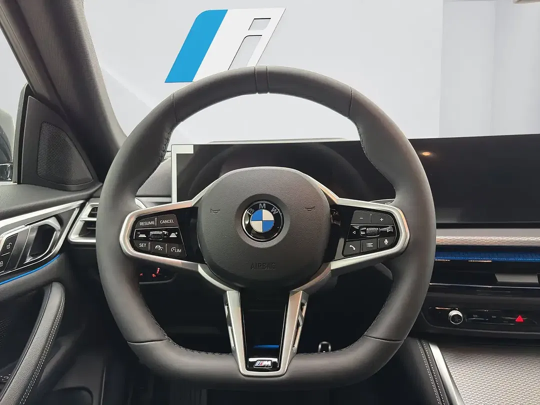 BMW i4 - Thumbnail 14