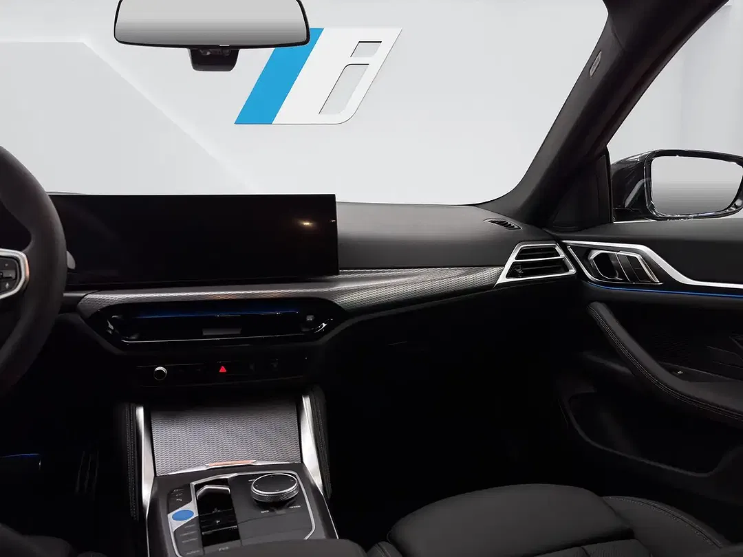 BMW i4 - Thumbnail 15