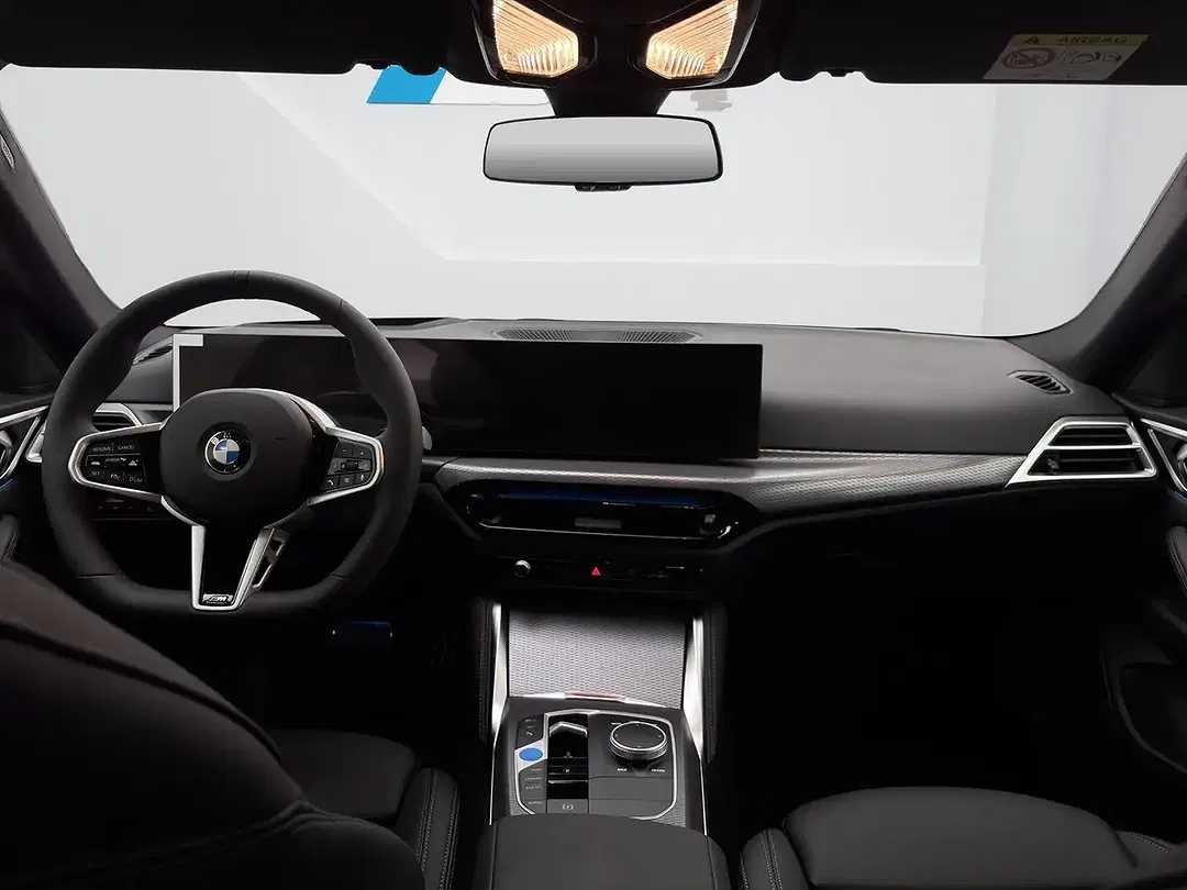 BMW i4 - Thumbnail 5