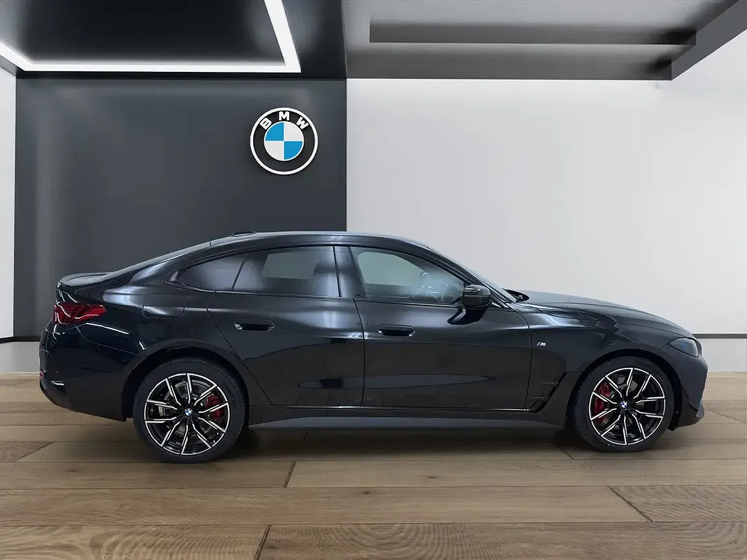 BMW i4 - Thumbnail 8