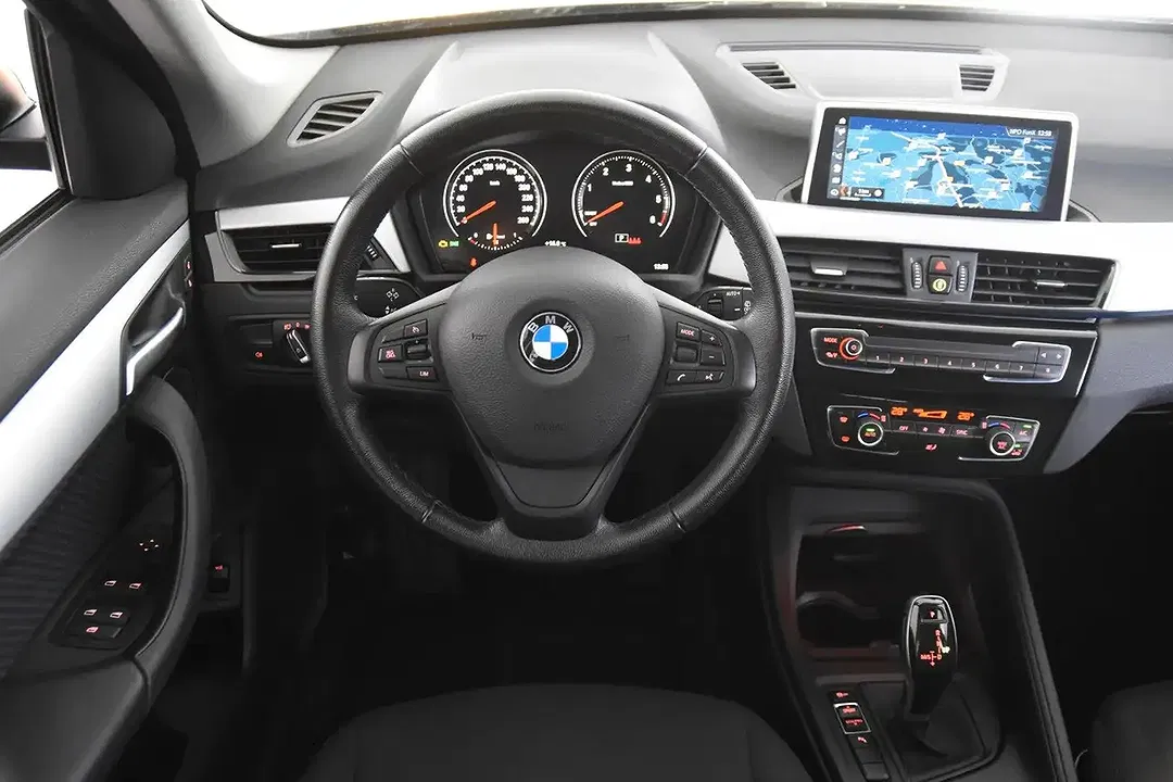 BMW X1 - Thumbnail 12
