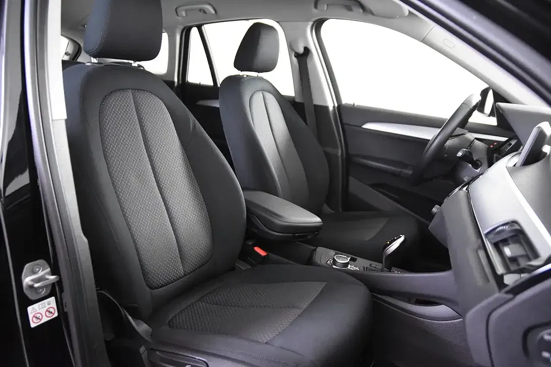 BMW X1 - Thumbnail 3