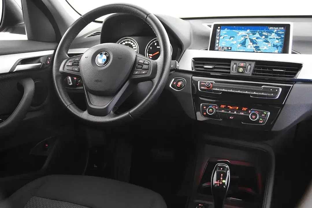 BMW X1 - Thumbnail 9