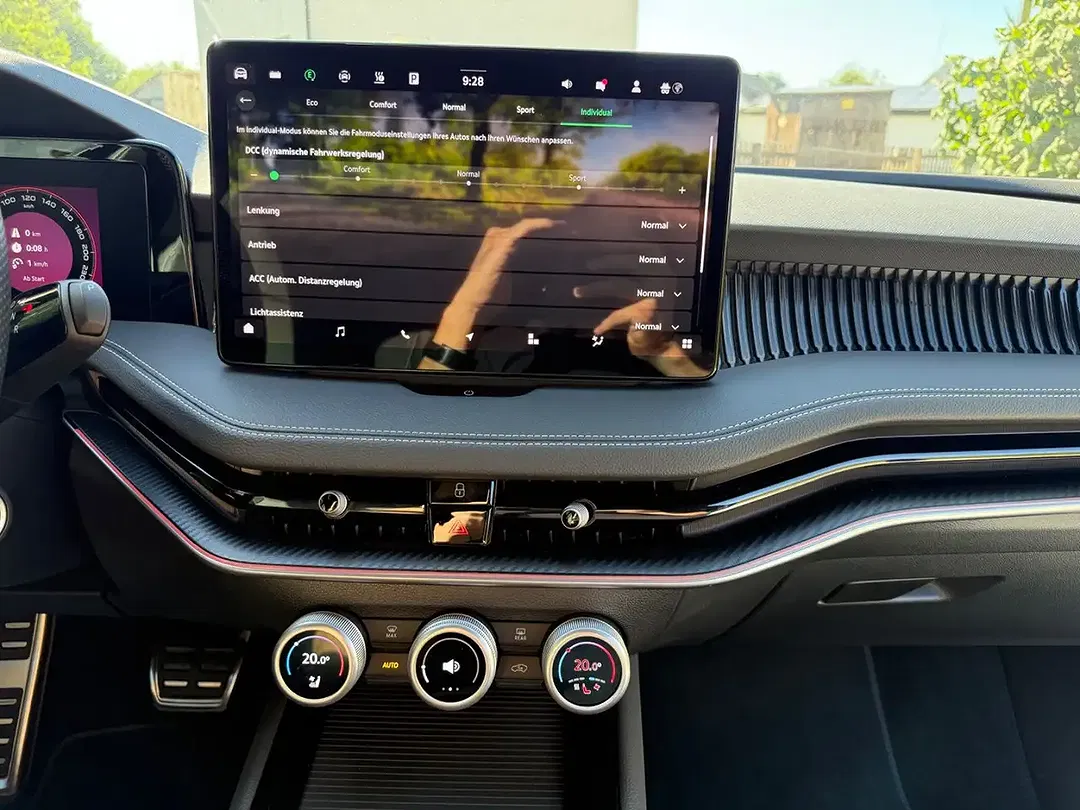 Skoda Superb - Thumbnail 17