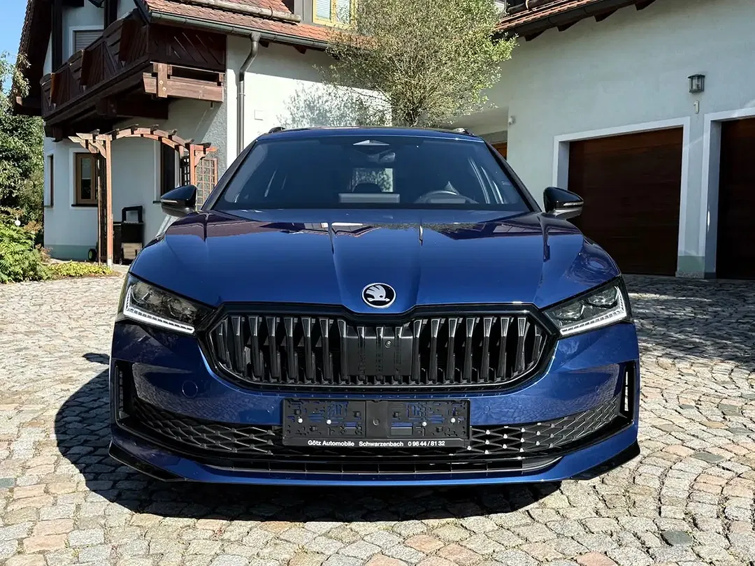 Skoda Superb 1.5 TSI iV Combi Sportline - foto 2