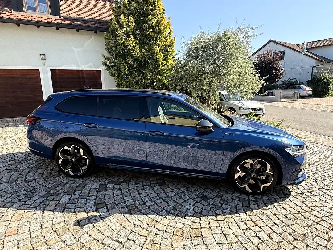 Skoda Superb - Thumbnail 3