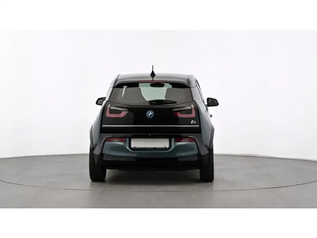 BMW i3 - Thumbnail 11