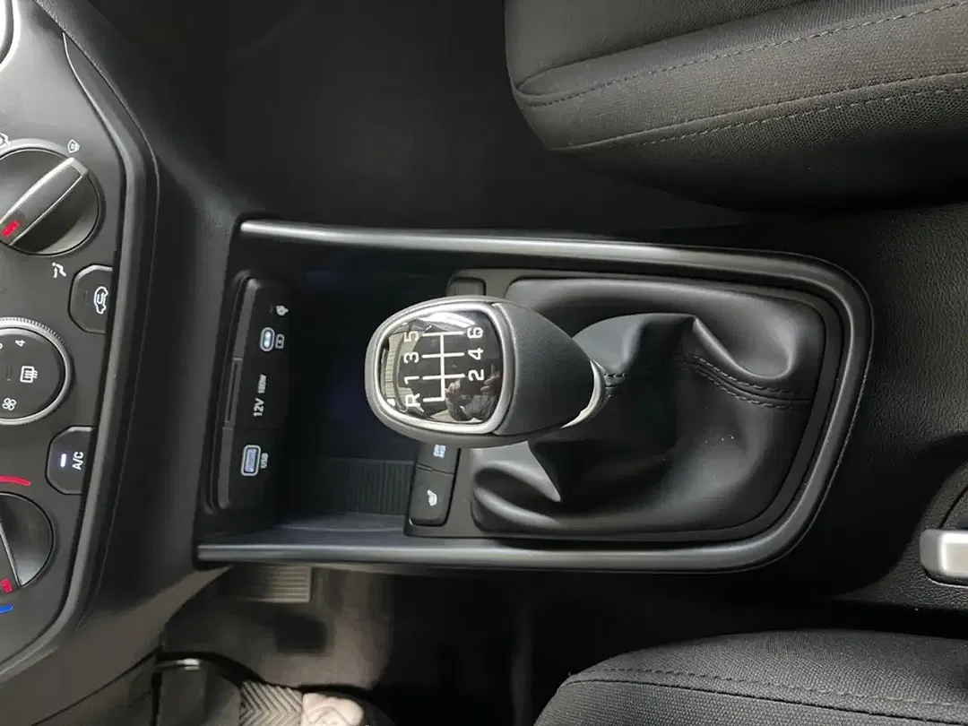 Hyundai i20 - Thumbnail 15