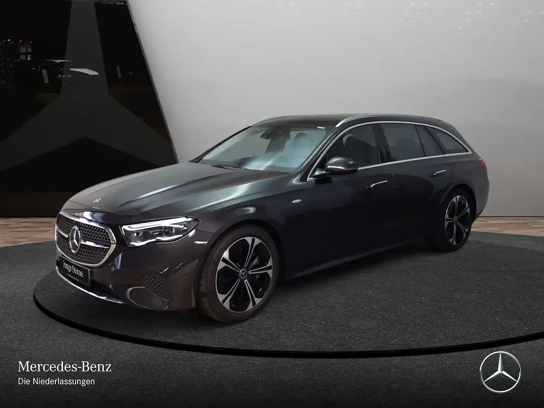 Mercedes-Benz E 300 - Thumbnail 1
