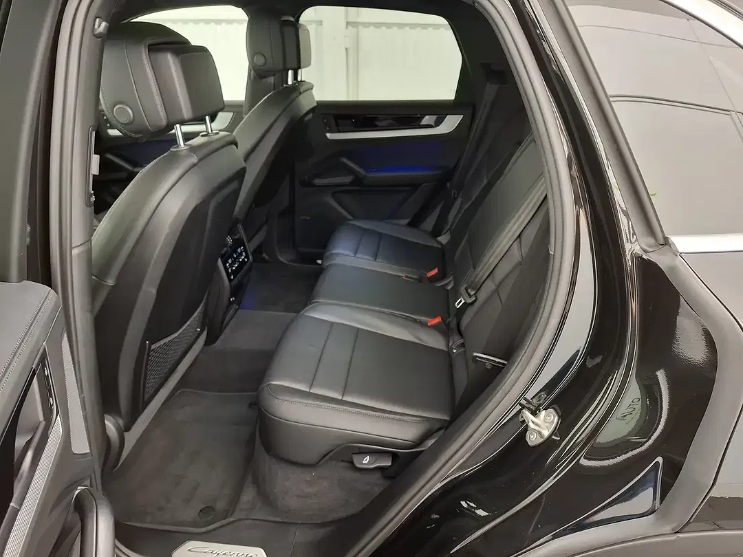 Porsche Cayenne - Thumbnail 12